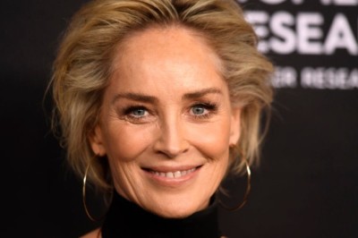 64-годишната актриса показа изваяното си тяло по бански