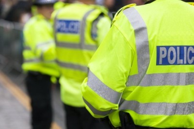 Въоръжен мъж уби трима в мол в Индиана, преди да бъде застрелян от въоръжен минувач